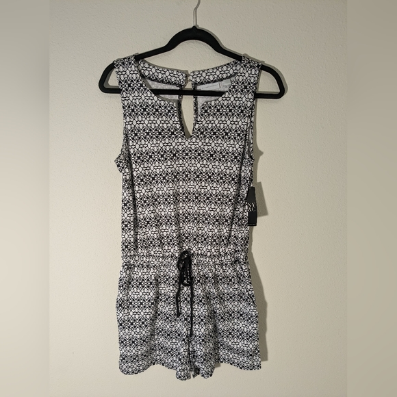 New York & Company Pants - NY&C Romper Size Small